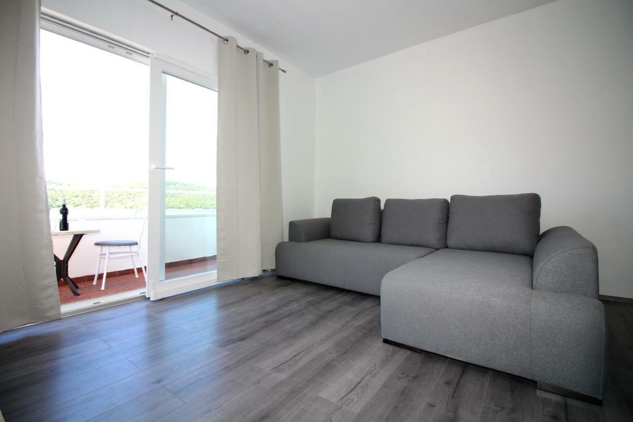 Guesthouse Mila Тисно Екстер'єр фото