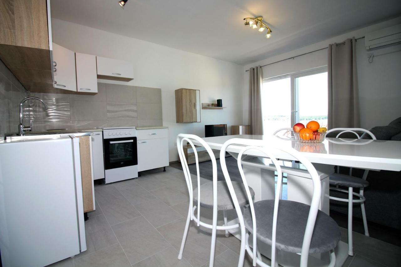 Guesthouse Mila Тисно Екстер'єр фото